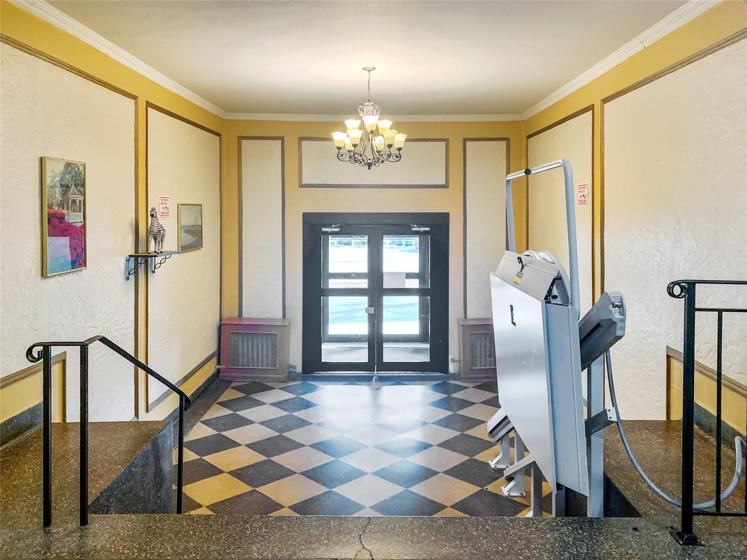 Chandelier, Interior