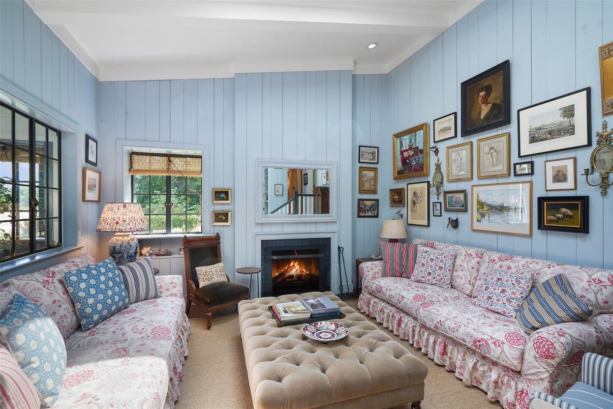 Fireplace, Interior, Living room, Recessed Lighting