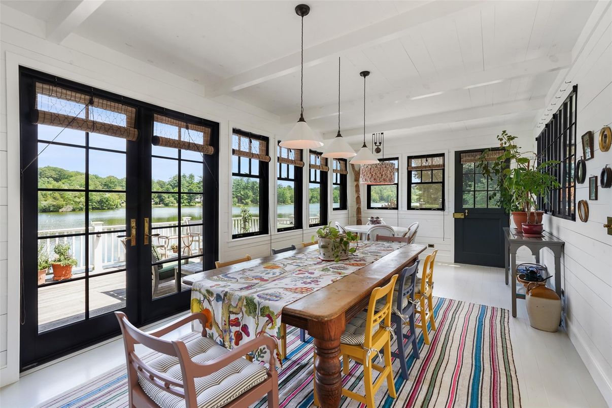 Dining room, Interior, Pendant Lights, Water