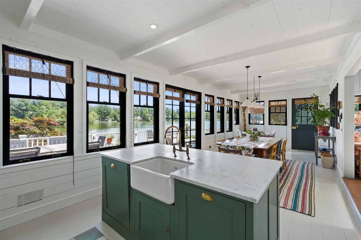 Dining room, Interior, Kitchen, Pendant Lights, Recessed Lighting, Water