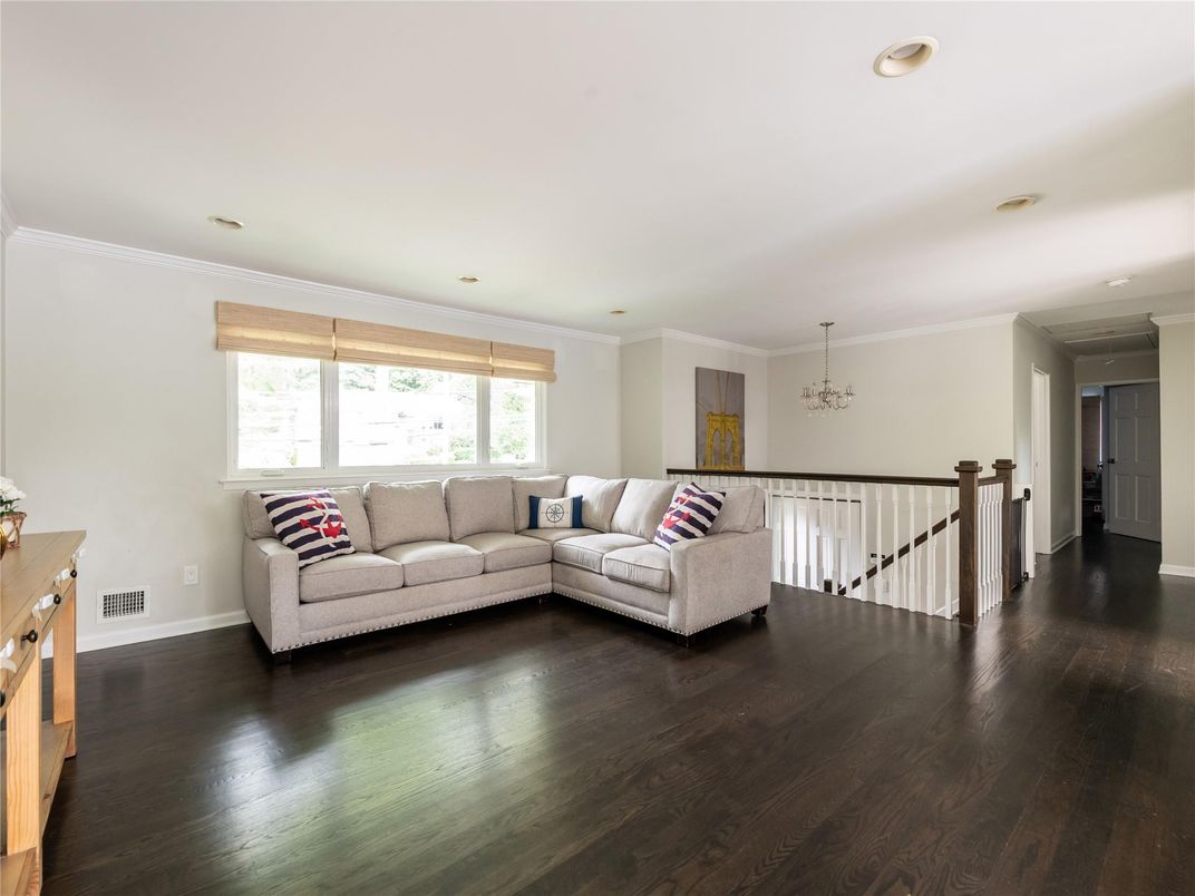 Interior, Living room, Pendant Lights, Recessed Lighting, Wood Texture Flooring