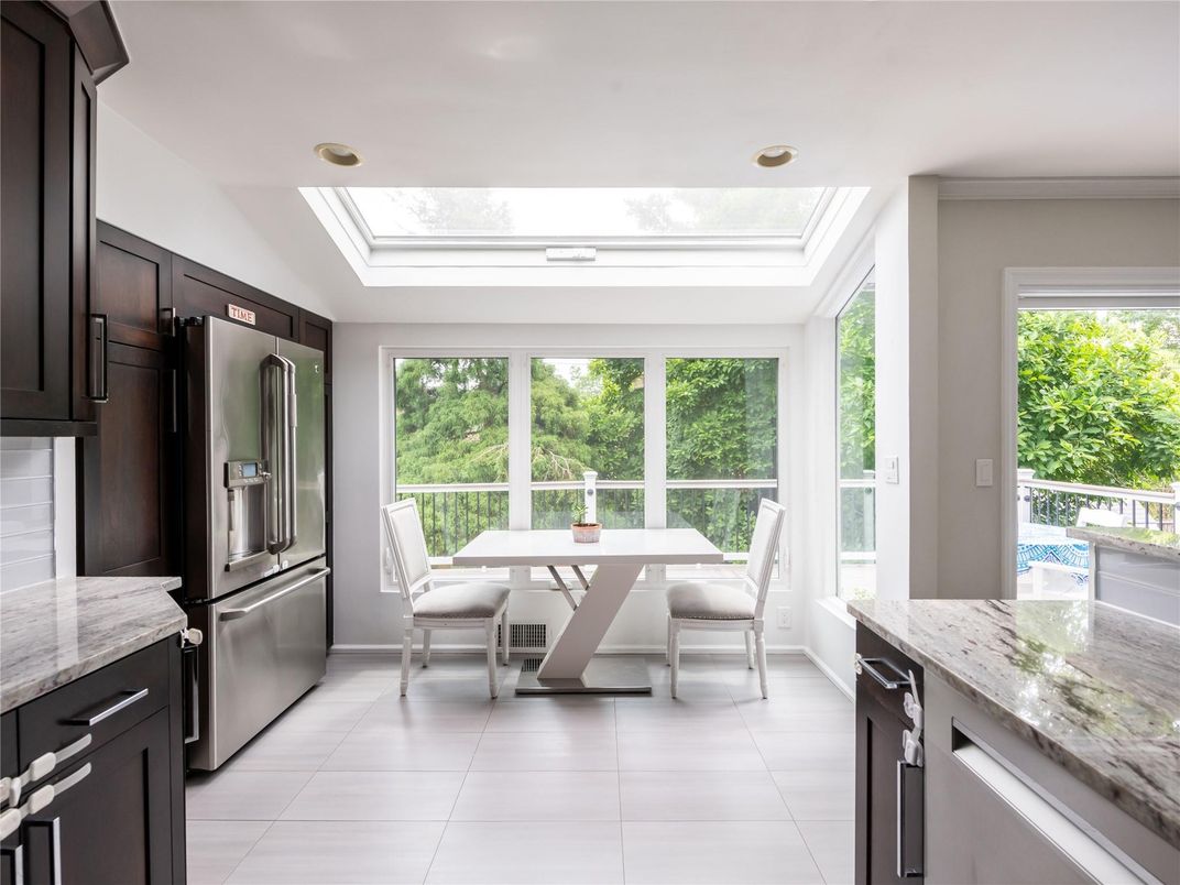 Dining room, Interior, Kitchen, Recessed Lighting, Stainless Steel Appliances