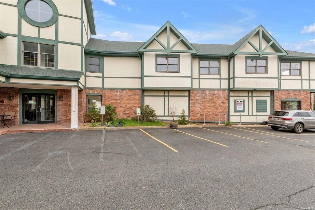 Exterior, Facade, Brick Facade, Tudor Revival
