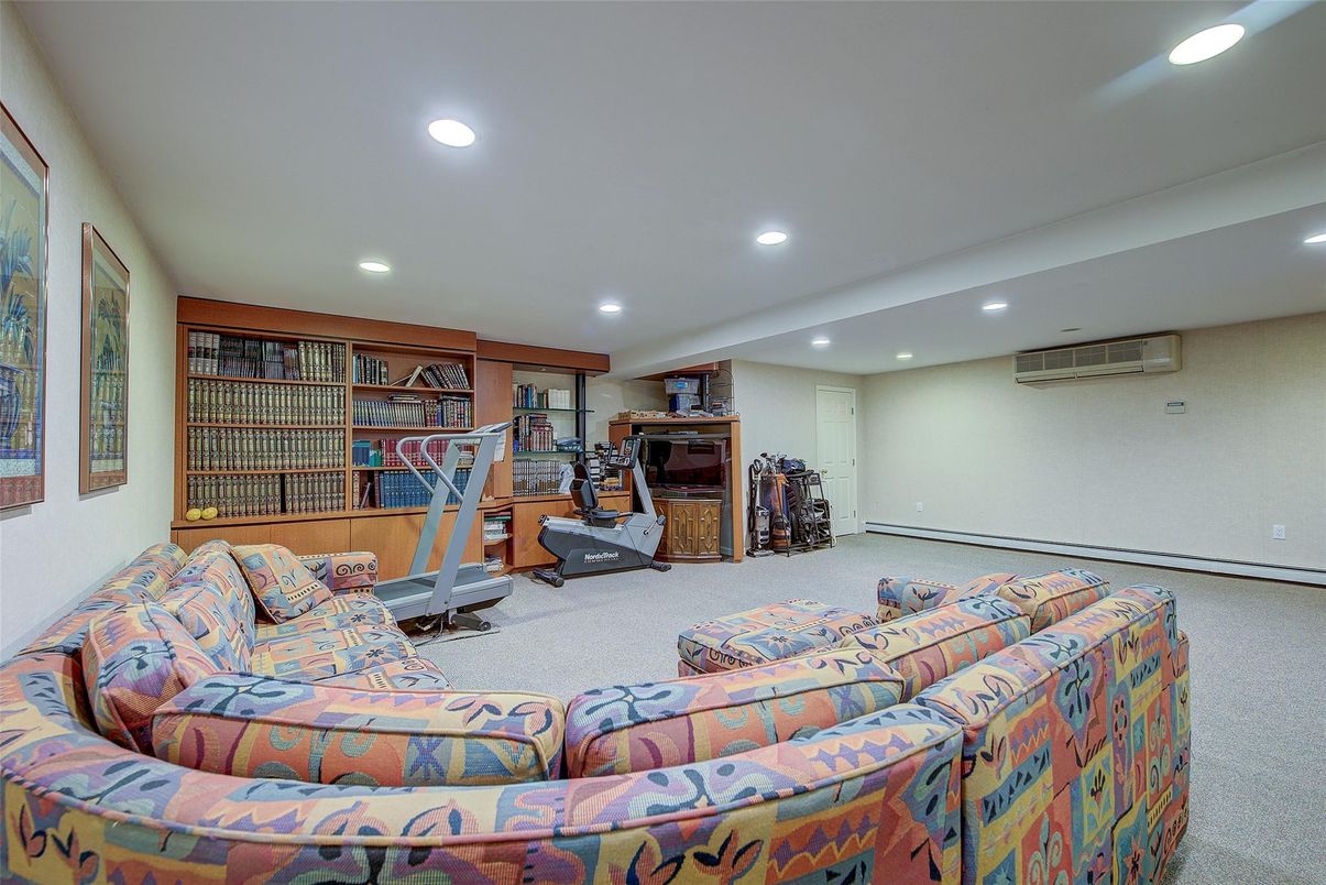 Fitness Equipment, Interior, Recessed Lighting