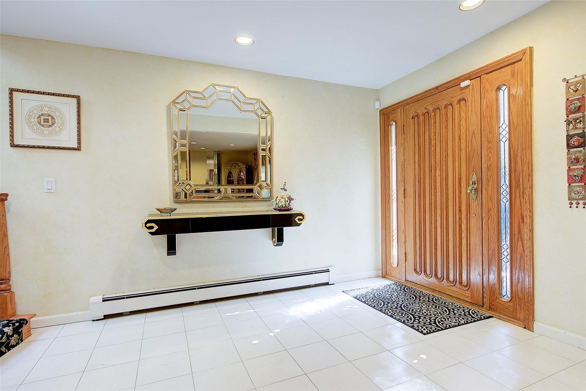 Game Room, Interior, Recessed Lighting