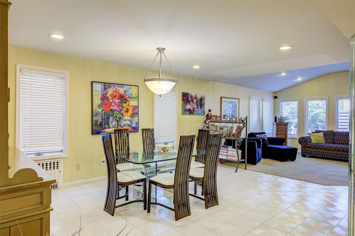 Dining room, Interior, Living room, Pendant Lights, Recessed Lighting