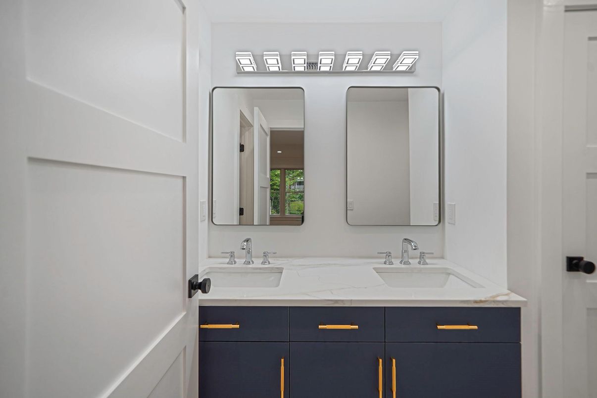 Bathroom, Dual Sink Vanities, Interior