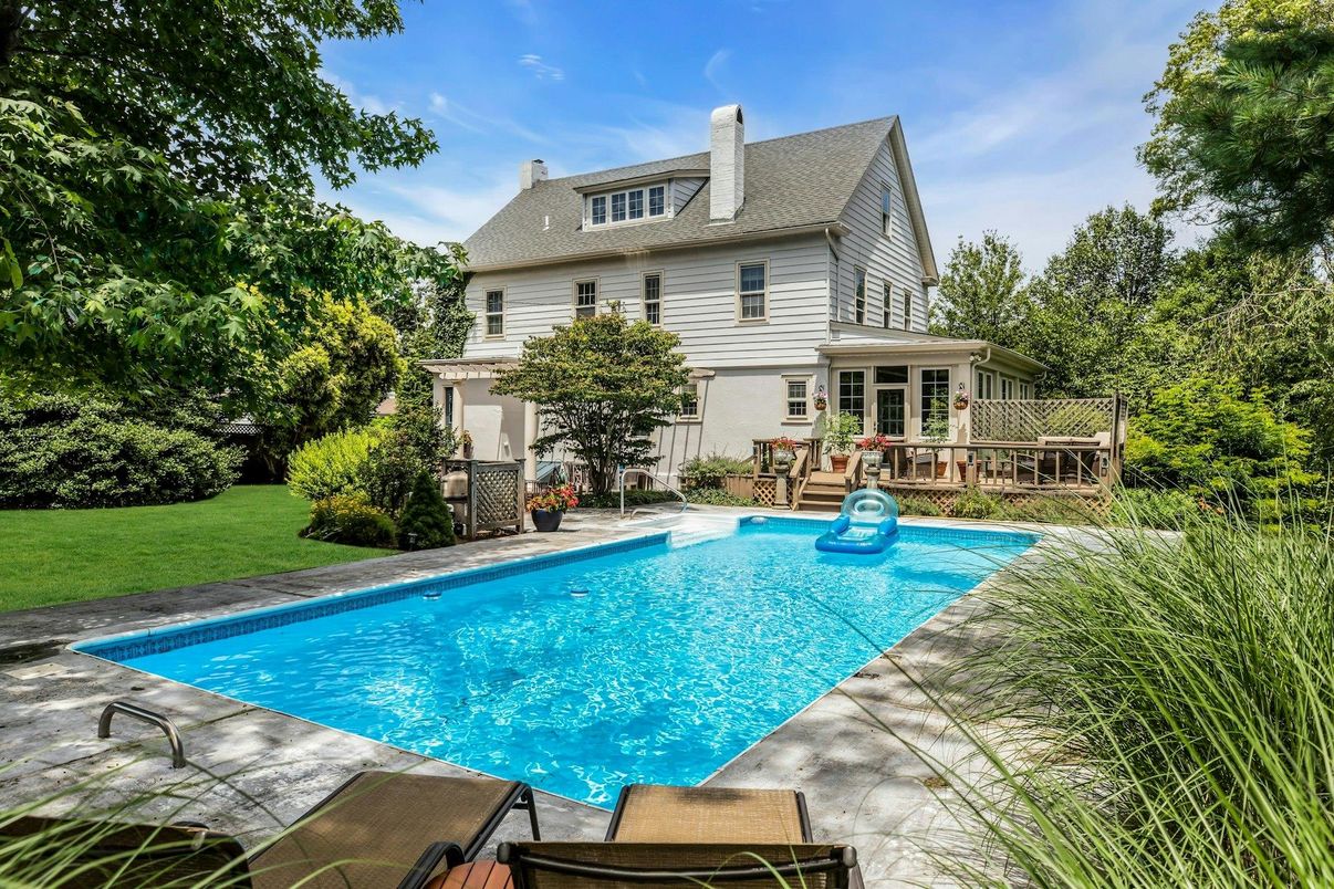 Exterior, Pool