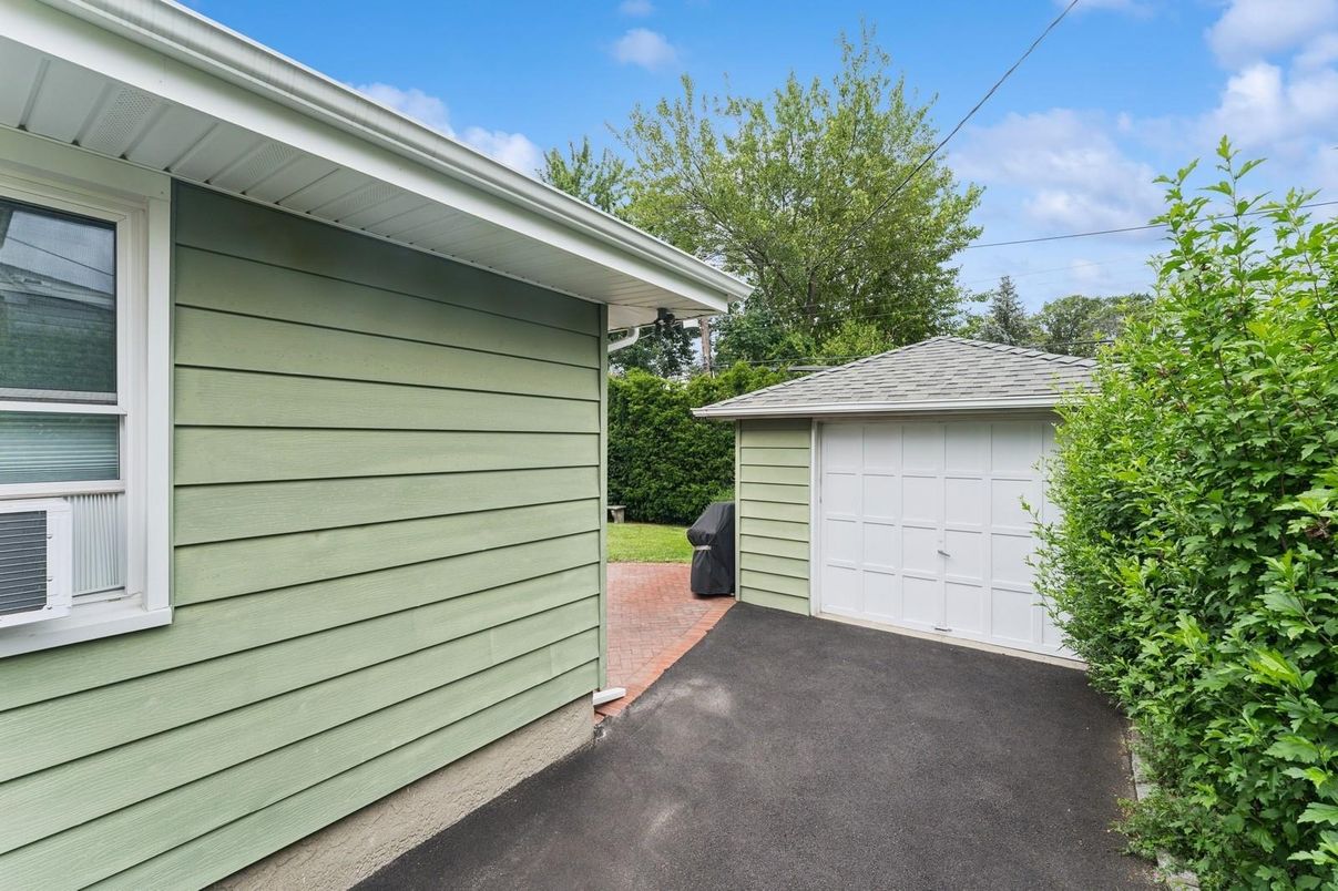 Detached Garage, Exterior