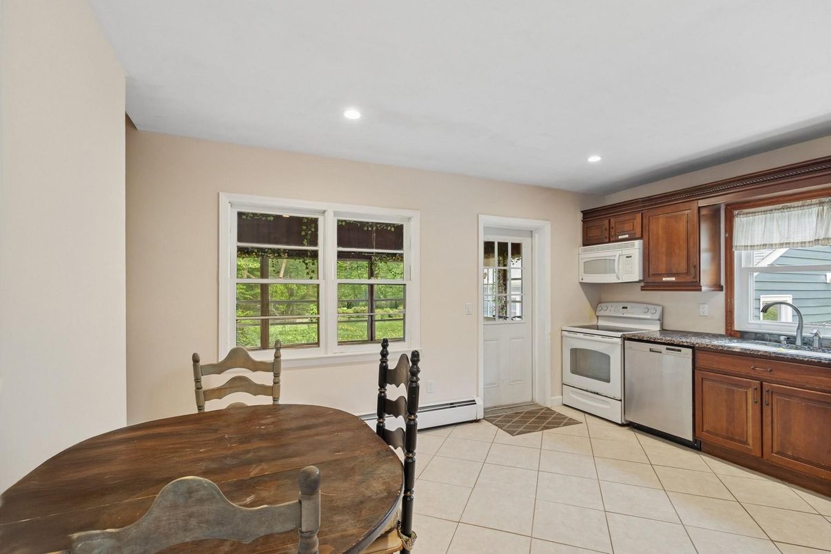 Dining room, Interior, Kitchen, Recessed Lighting