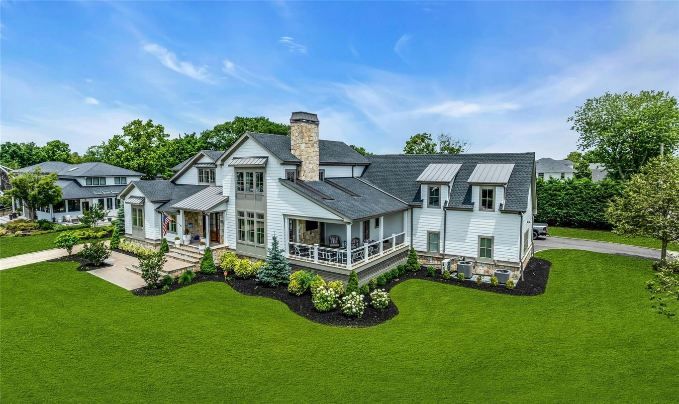Backyard, Exterior, Facade, Farmhouse
