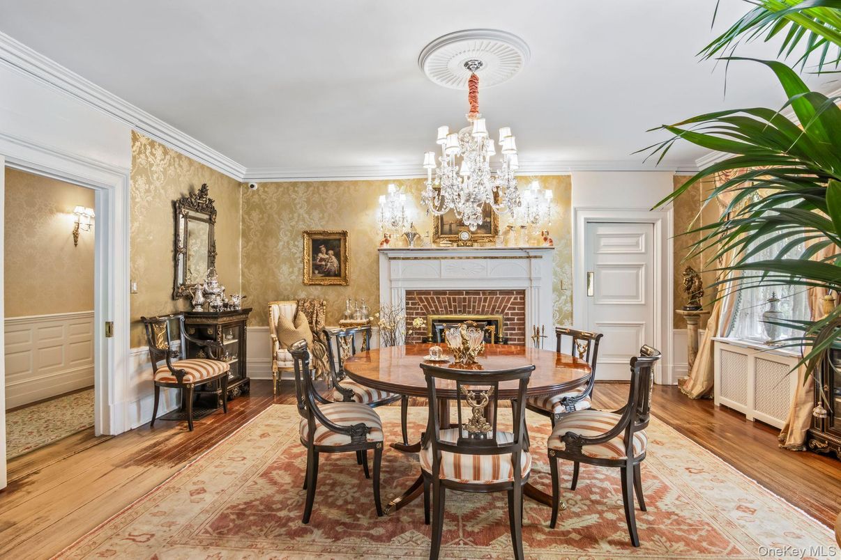 Chandelier, Dining room, Fireplace, Interior, Wood Texture Flooring
