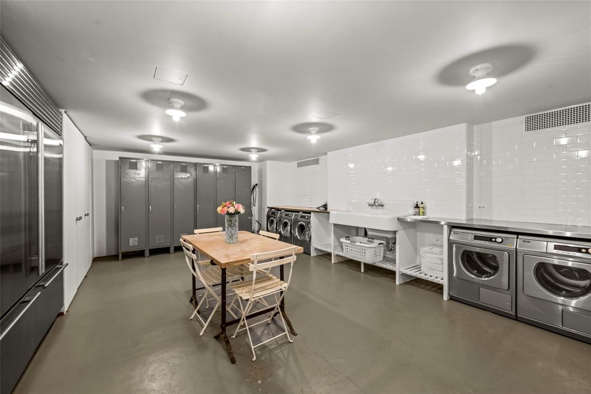 Dining room, Interior, Washer