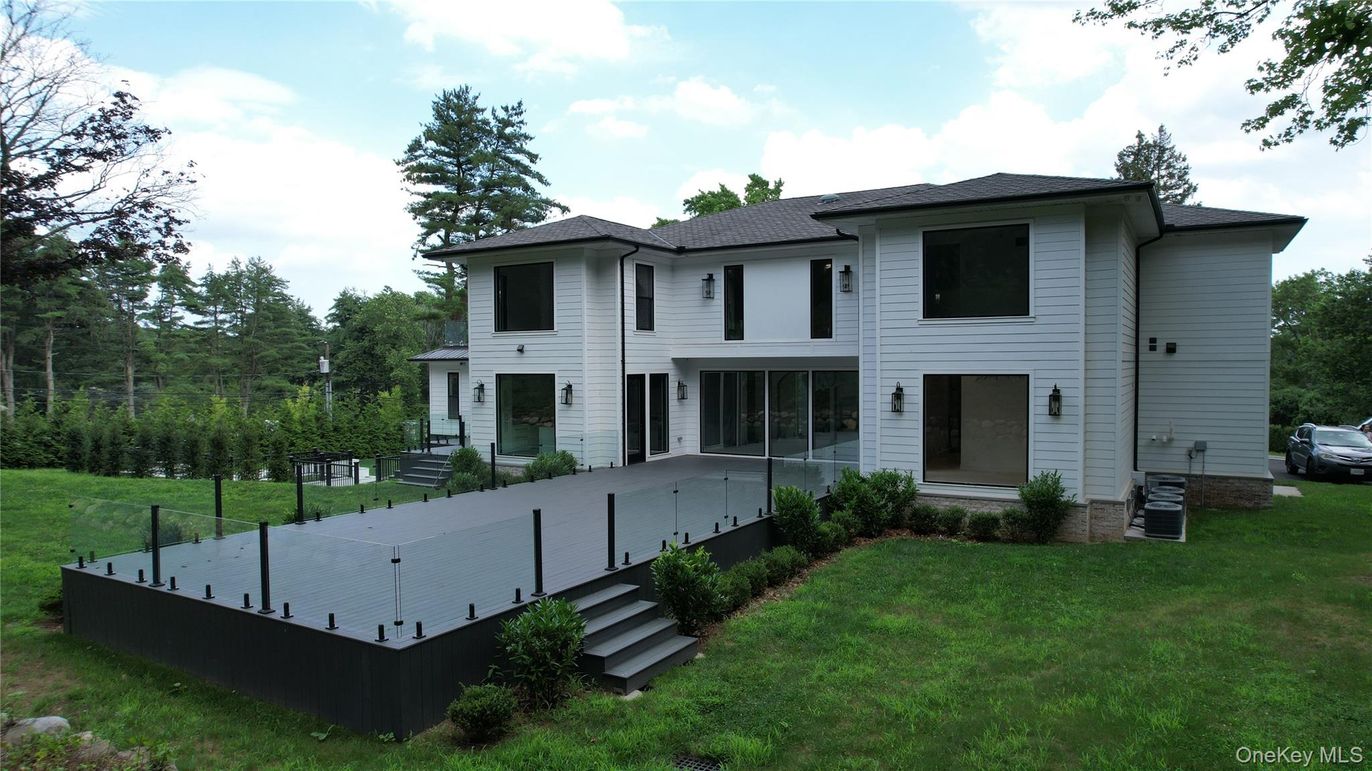 Backyard, Exterior, Facade, Modern