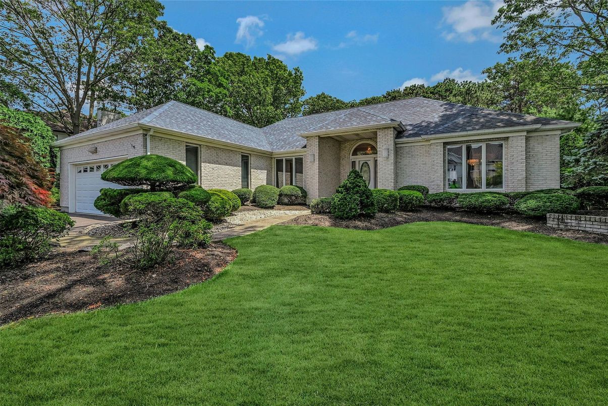 Attached, Exterior, Facade, Brick Facade, Ranch