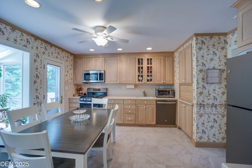 Dining room, Interior, Kitchen, Marble, Recessed Lighting, Stainless Steel Appliances