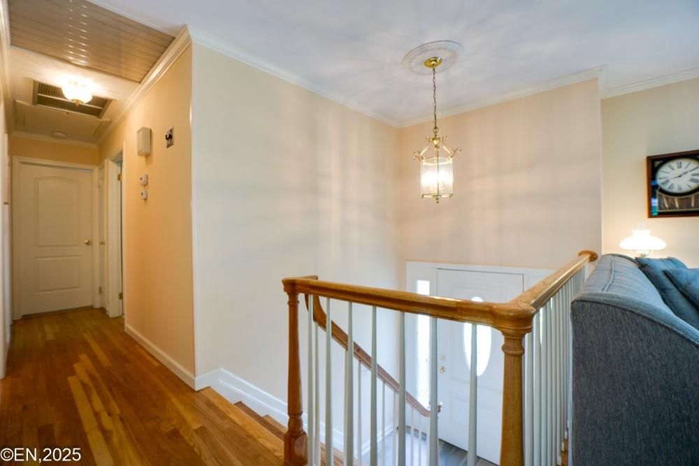 Interior, Pendant Lights, Wood Texture Flooring