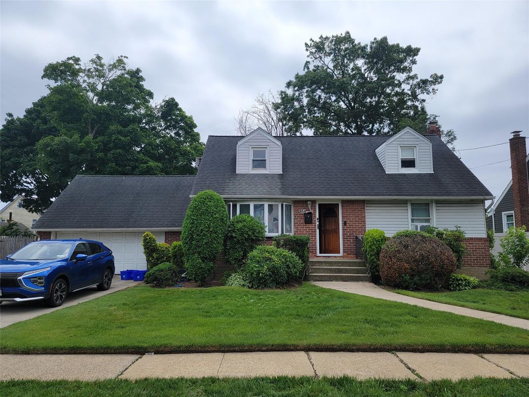 Attached, Exterior, Facade, Brick Facade, Cape Cod