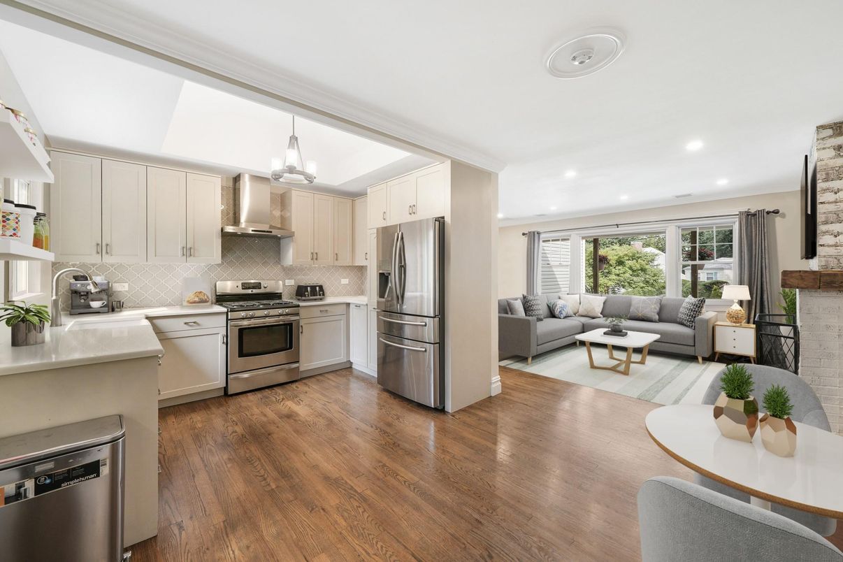 Interior, Kitchen, Living room, Pendant Lights, Recessed Lighting, Stainless Steel Appliances, Wood Texture Flooring