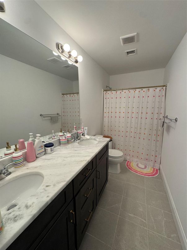 Bathroom, Dual Sink Vanities, Interior