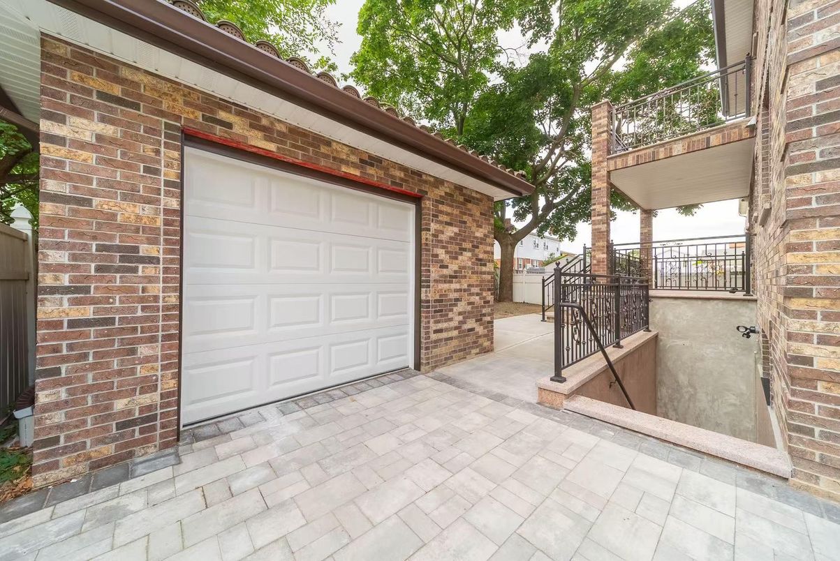 Detached Garage, Exterior