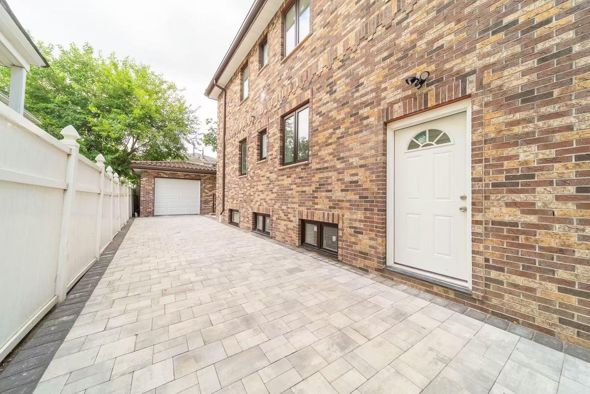 Detached Garage, Exterior, Fireplace