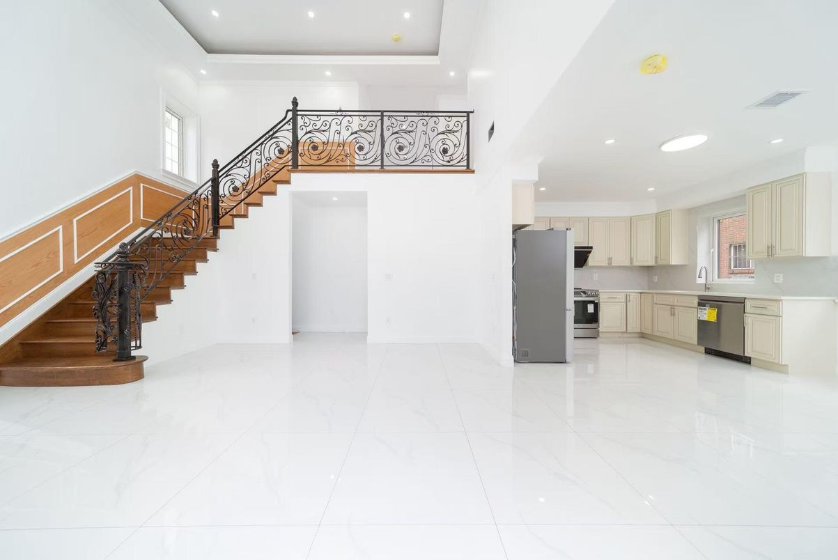 Interior, Kitchen, Marble, Recessed Lighting, Stainless Steel Appliances