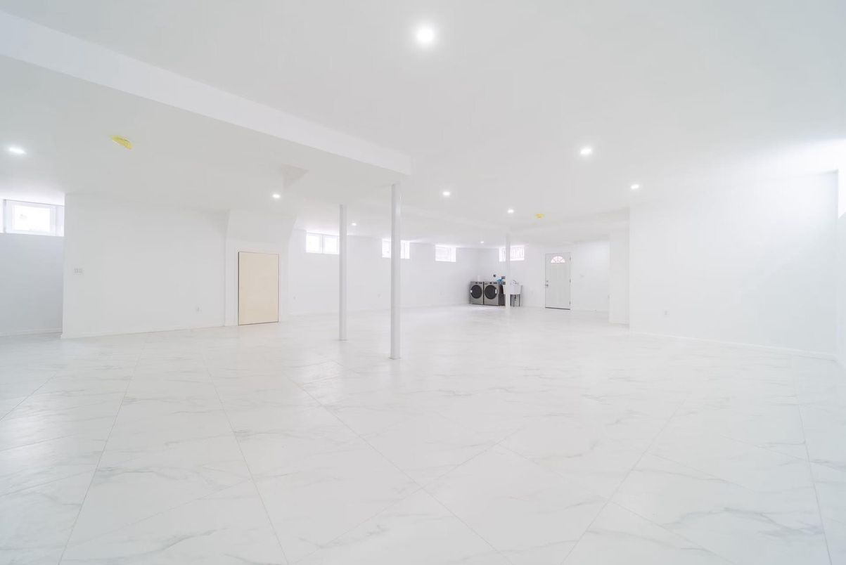 Empty room, Interior, Marble, Recessed Lighting