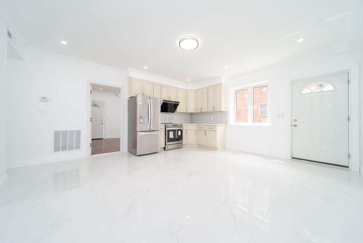 Interior, Kitchen, Marble, Recessed Lighting, Stainless Steel Appliances