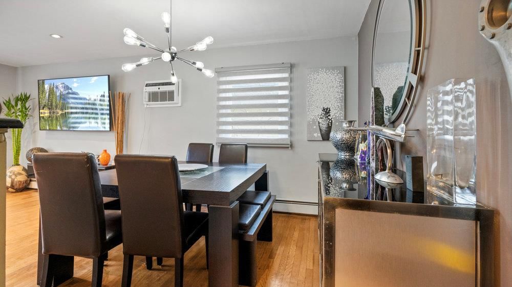 Dining room, Interior, Pendant Lights, Recessed Lighting, Wood Texture Flooring