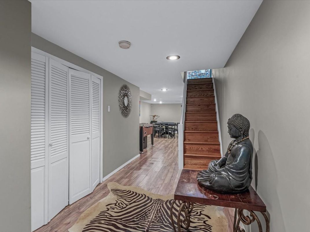 Interior, Recessed Lighting, Wood Texture Flooring