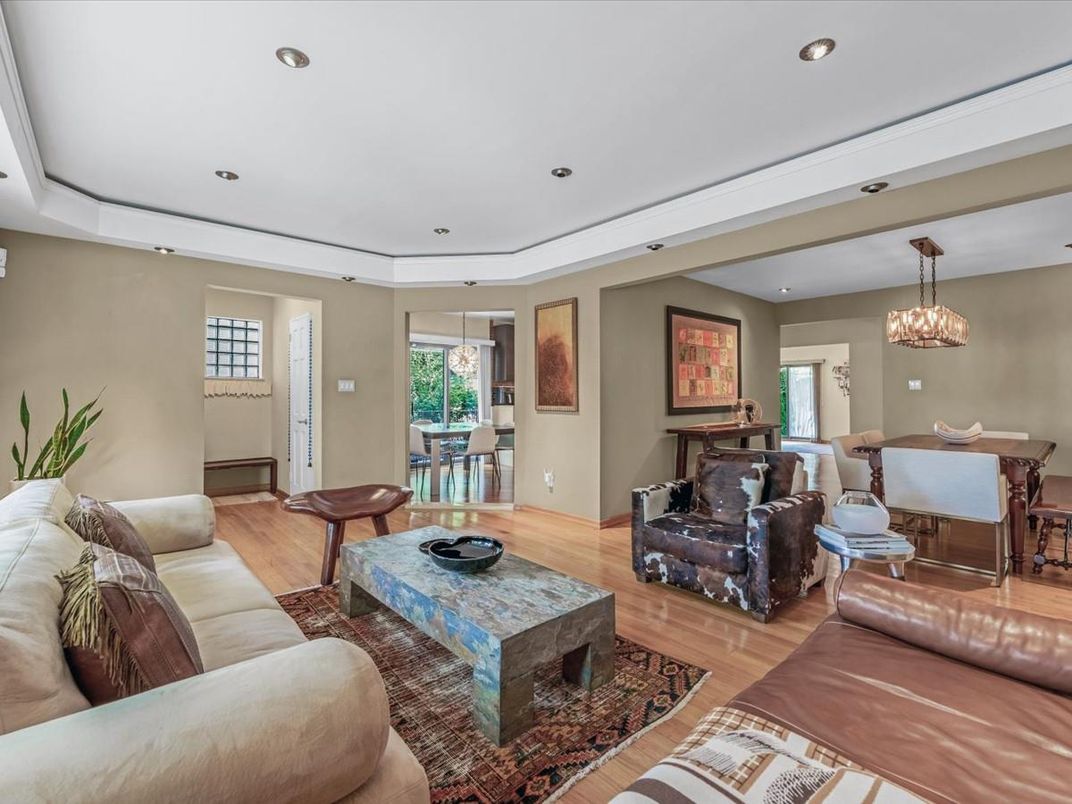Chandelier, Dining room, Interior, Living room, Recessed Lighting, Wood Texture Flooring
