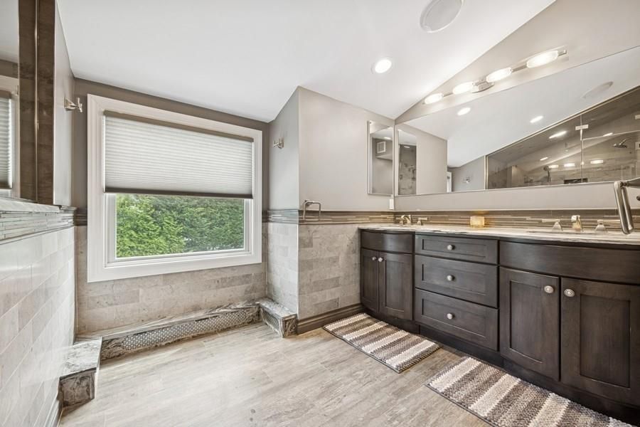 Bathroom, Interior, Recessed Lighting, Wood Texture Flooring