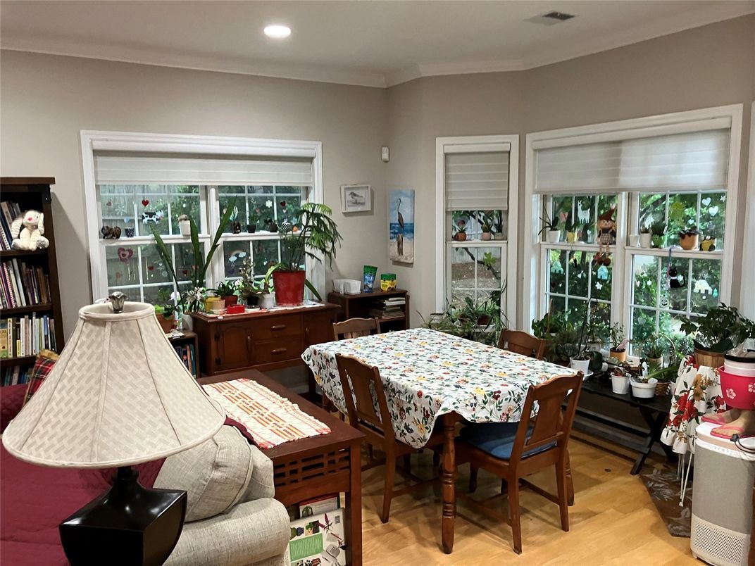 Dining room, Interior, Recessed Lighting, Wood Texture Flooring
