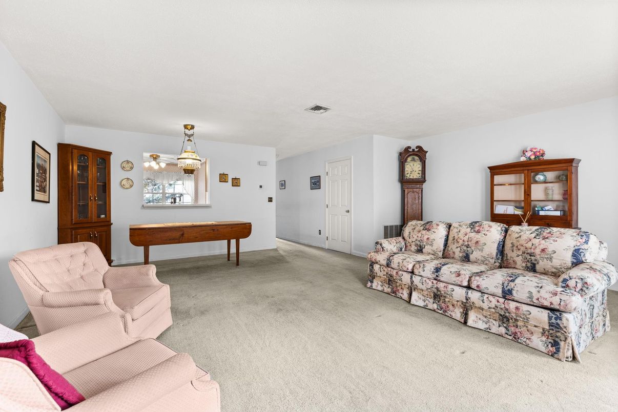 Game Room, Interior, Living room, Pendant Lights