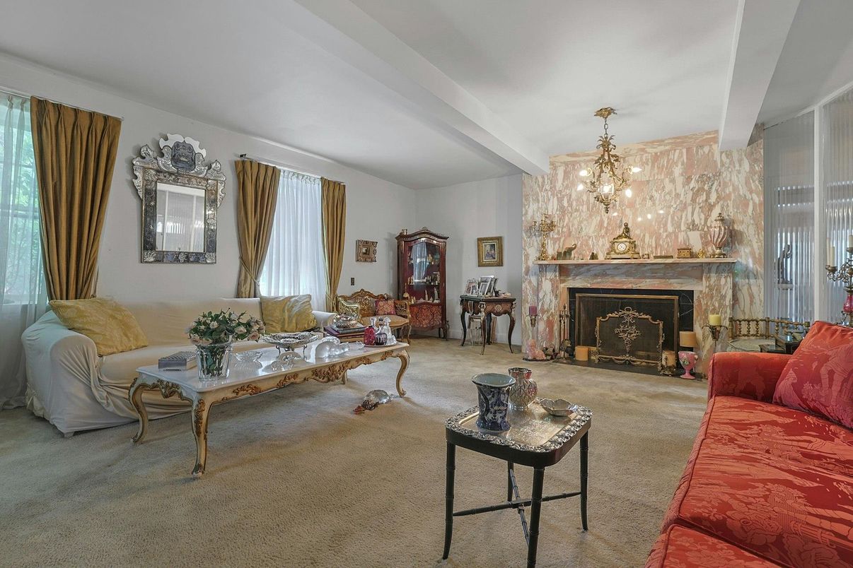 Chandelier, Fireplace, Interior, Living room