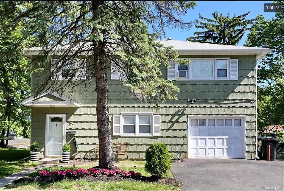 Attached, Exterior, Facade, Cape Cod