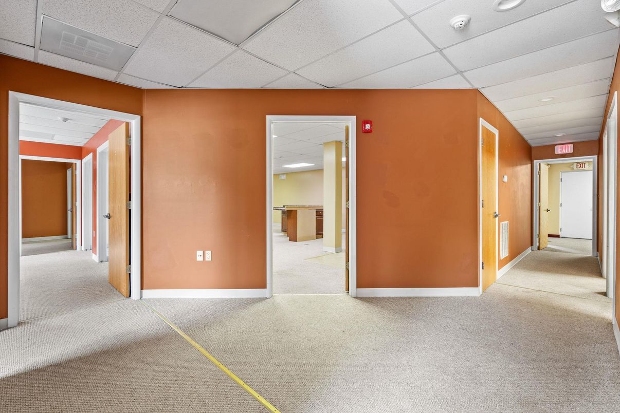 Empty room, Interior, Recessed Lighting