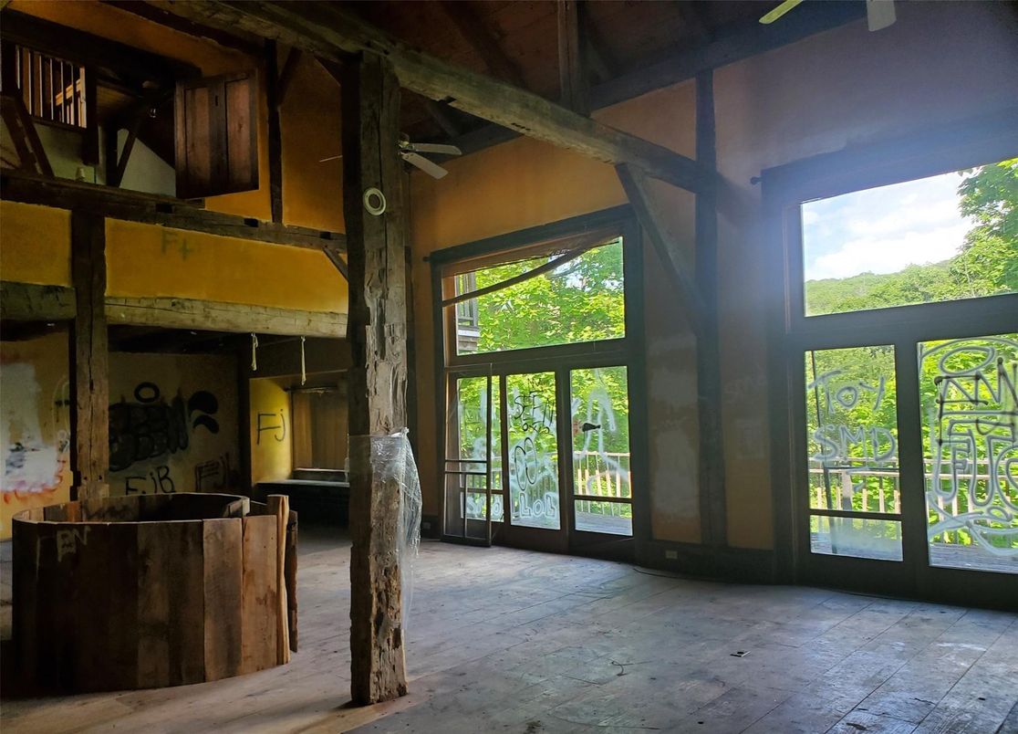Interior, Wooden Beams