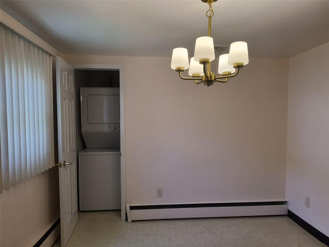 Chandelier, Interior, Utility Closets, Washer