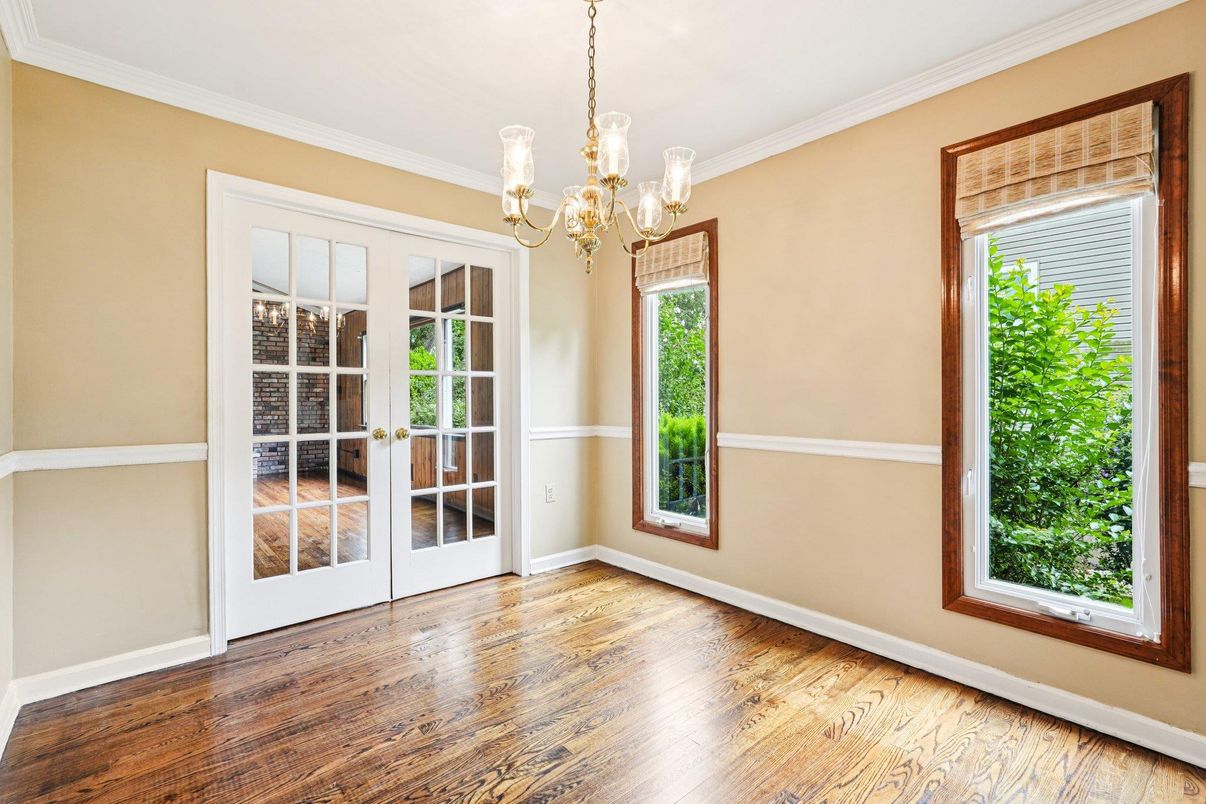 Chandelier, Empty room, Interior, Wood Texture Flooring
