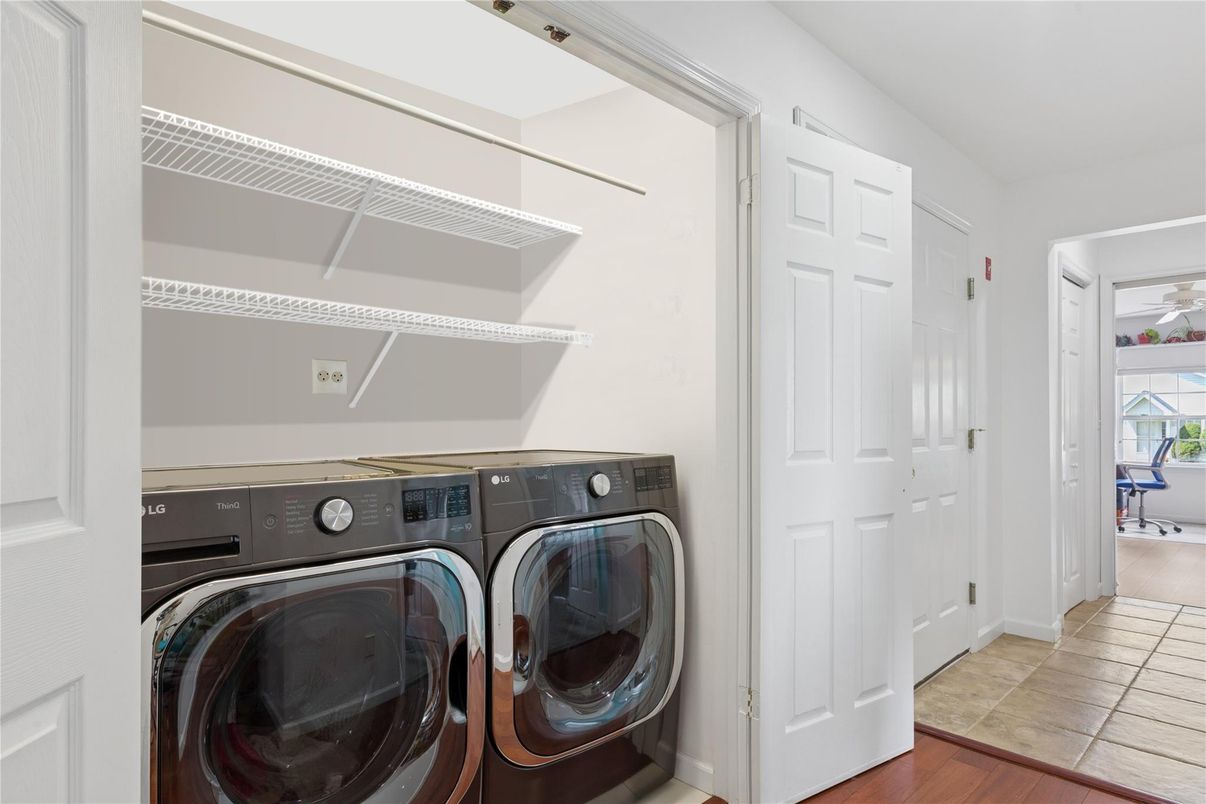 Interior, Utility Closets, Washer, Wood Texture Flooring