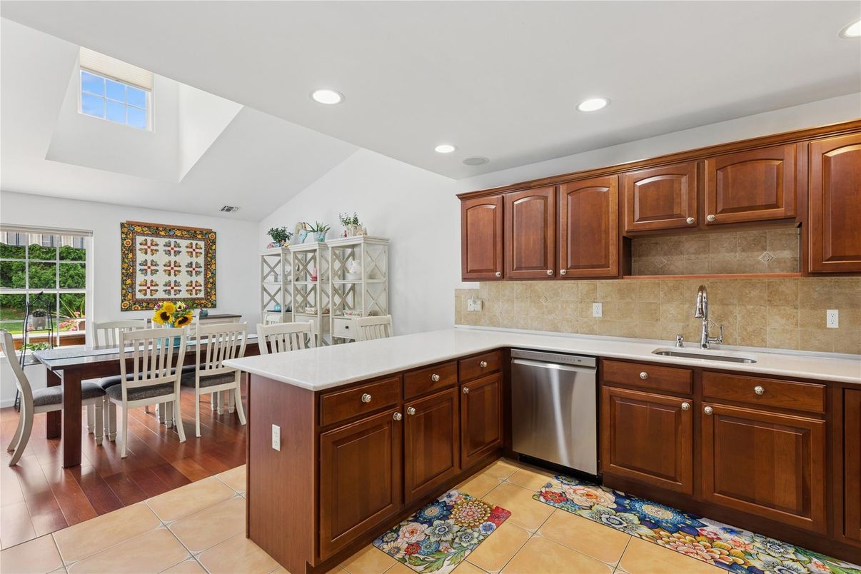 Dining room, Interior, Kitchen, Recessed Lighting, Wood Texture Flooring