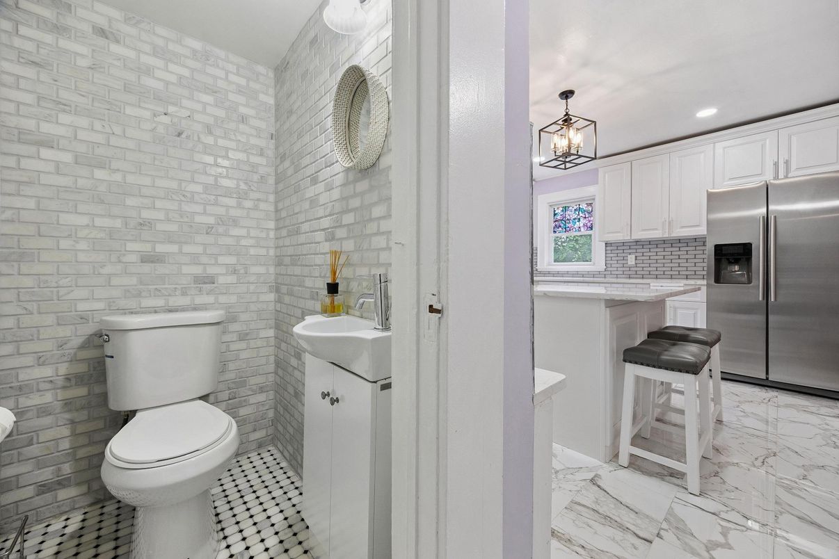 Bathroom, Interior, Kitchen, Marble, Pendant Lights, Recessed Lighting, Stone Walls