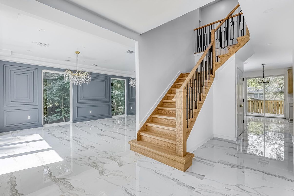 Chandelier, Empty room, Interior, Marble, Recessed Lighting