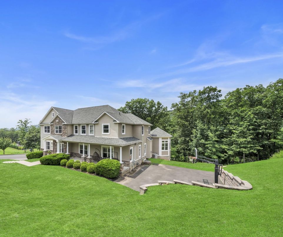 Backyard, Exterior, Facade, Farmhouse