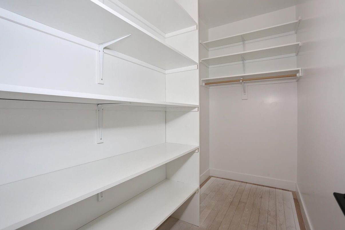 Interior, Walk-in Closets, Wood Texture Flooring