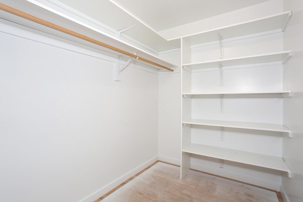 Interior, Walk-in Closets, Wood Texture Flooring