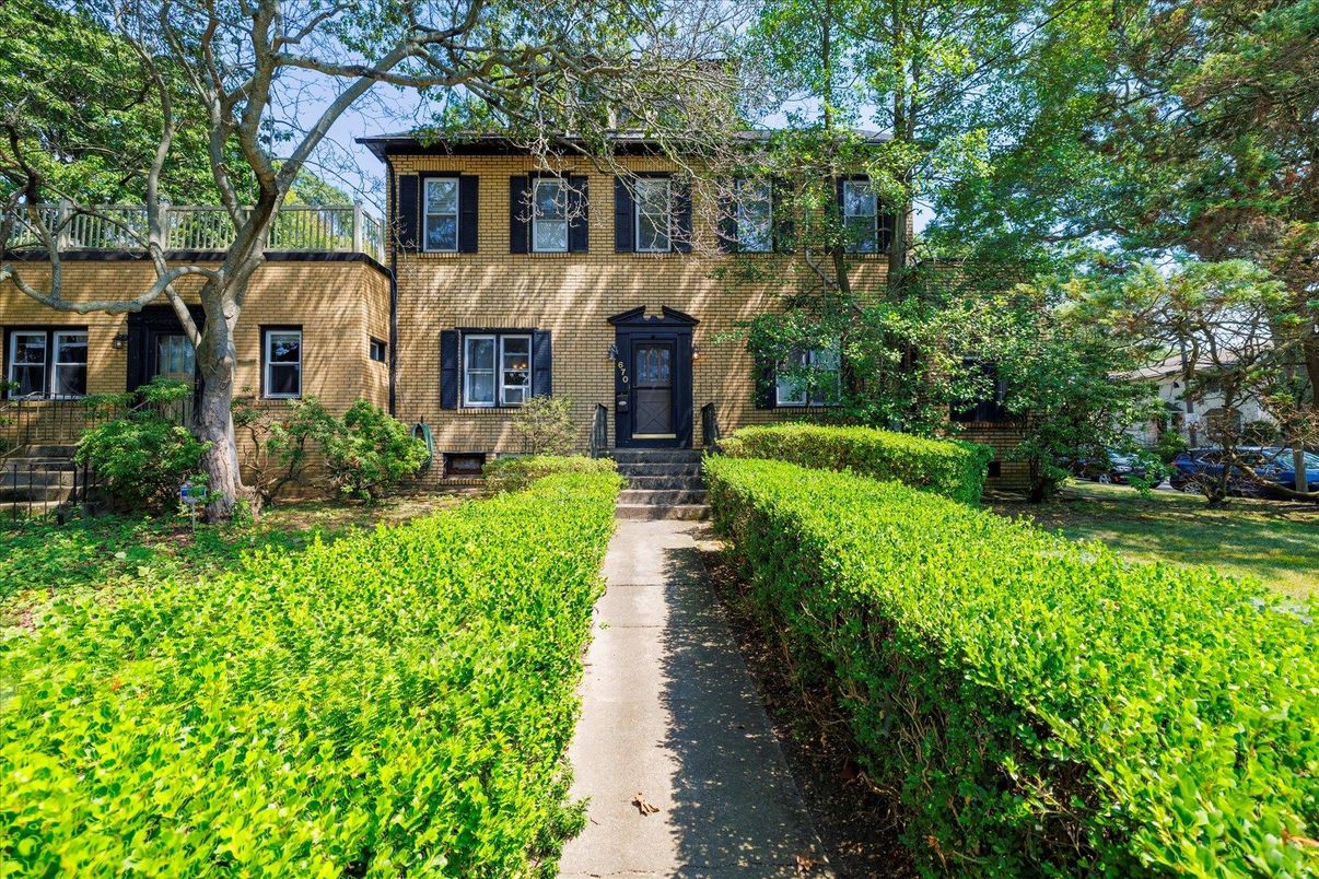 Backyard, Exterior, Facade, Brick Facade, American Foursquare