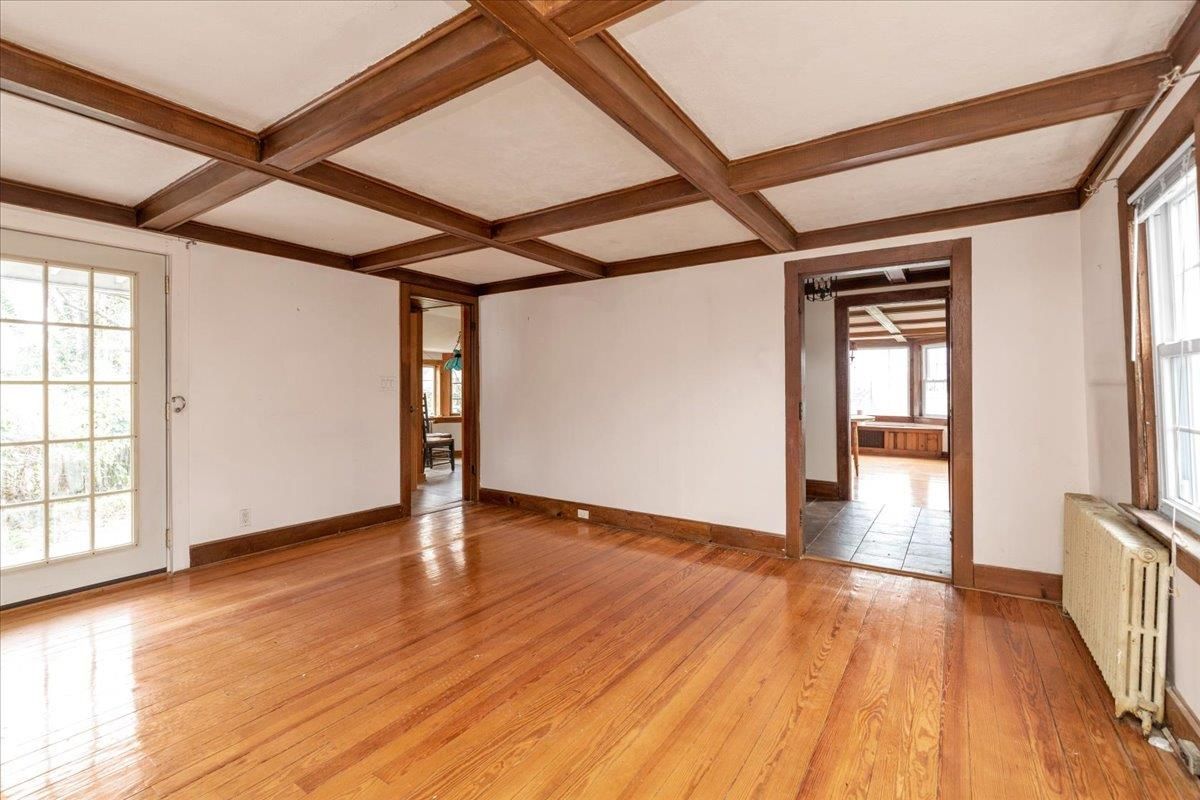 Empty room, Interior, Wooden Beams, Wood Texture Flooring
